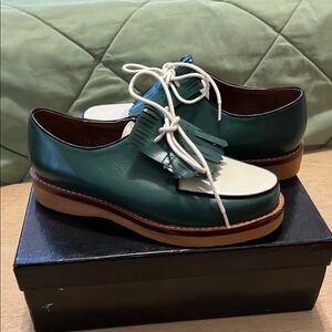 Green and White Women's Shoes 7